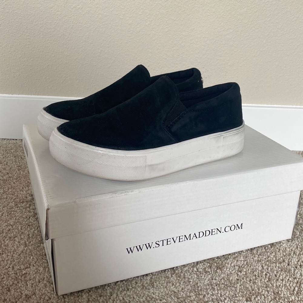 Steve Madden Gills Platform Slip-on Sneaker black suede Size 5
